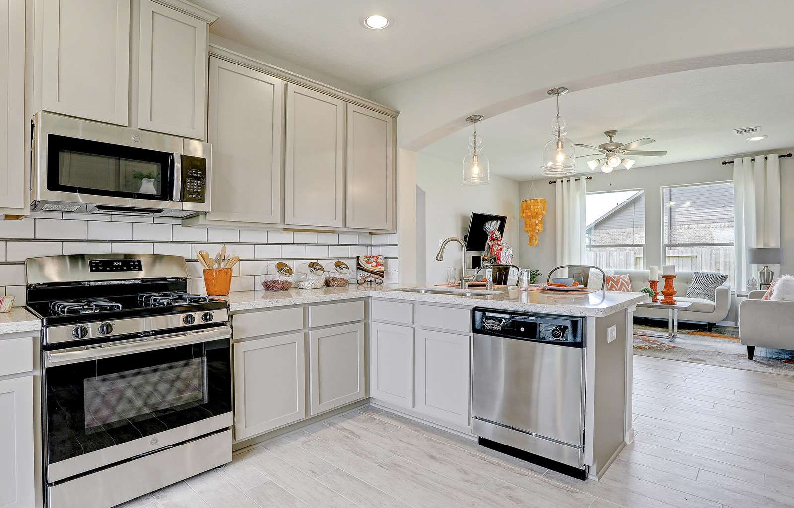 What is a Peninsula Kitchen? Layout and Benefits | K. Hovnanian Homes