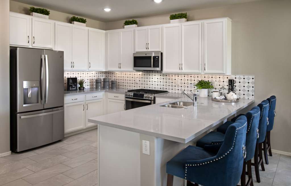 What Is A Peninsula Kitchen Layout And Benefits K Hovnanian Homes   75475 Four Seasons At Sun City West Saguaro Kitchen With Peninsula 1024x655 